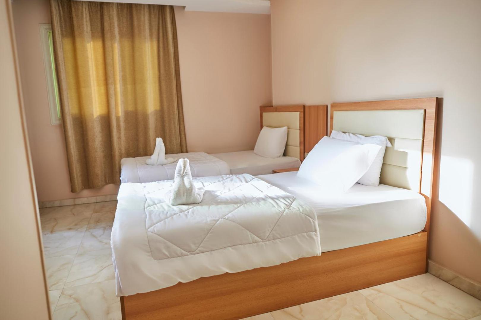 Grand Pyramid View Hotel Kafret el-Gabal Zewnętrze zdjęcie