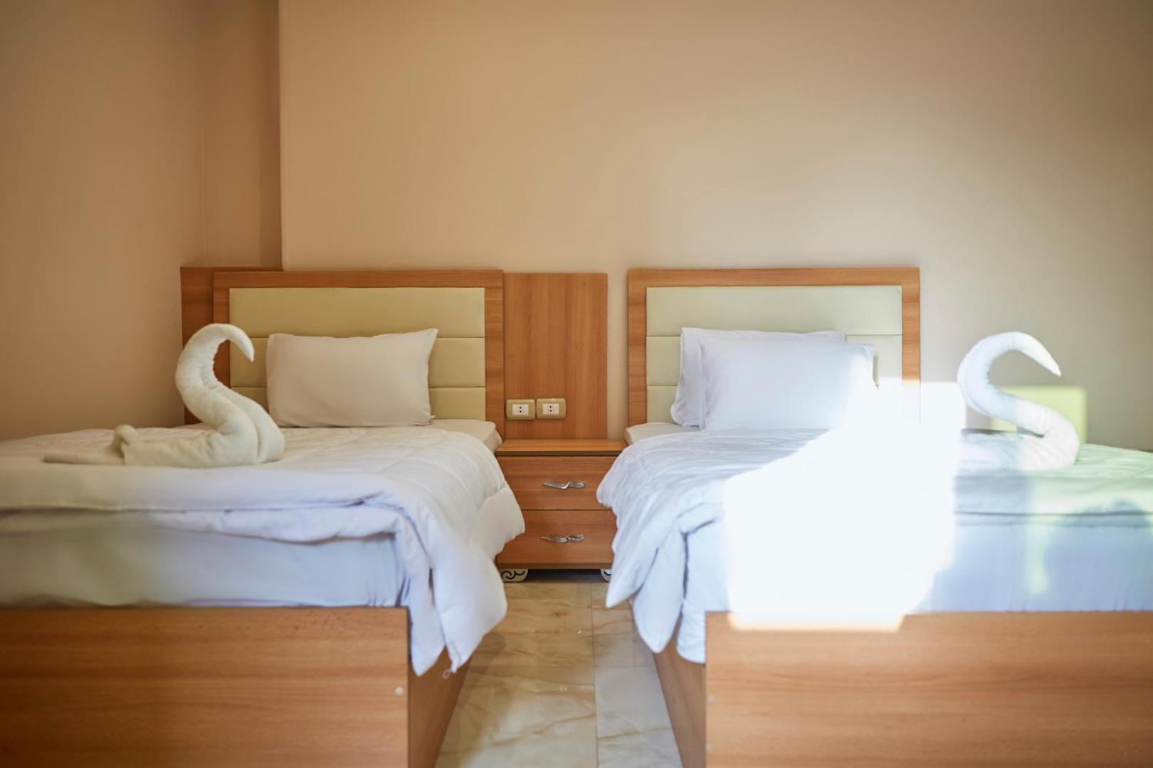 Grand Pyramid View Hotel Kafret el-Gabal Zewnętrze zdjęcie