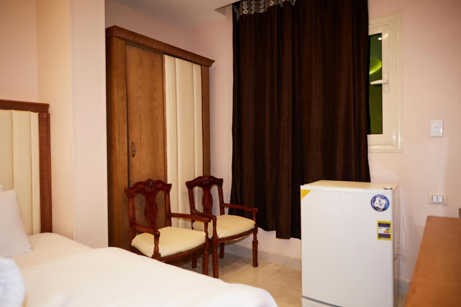 Grand Pyramid View Hotel Kafret el-Gabal Zewnętrze zdjęcie