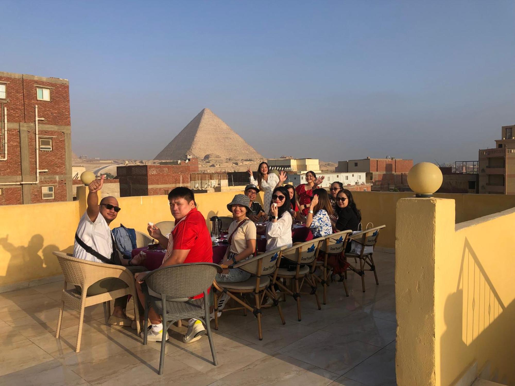 Grand Pyramid View Hotel Kafret el-Gabal Zewnętrze zdjęcie