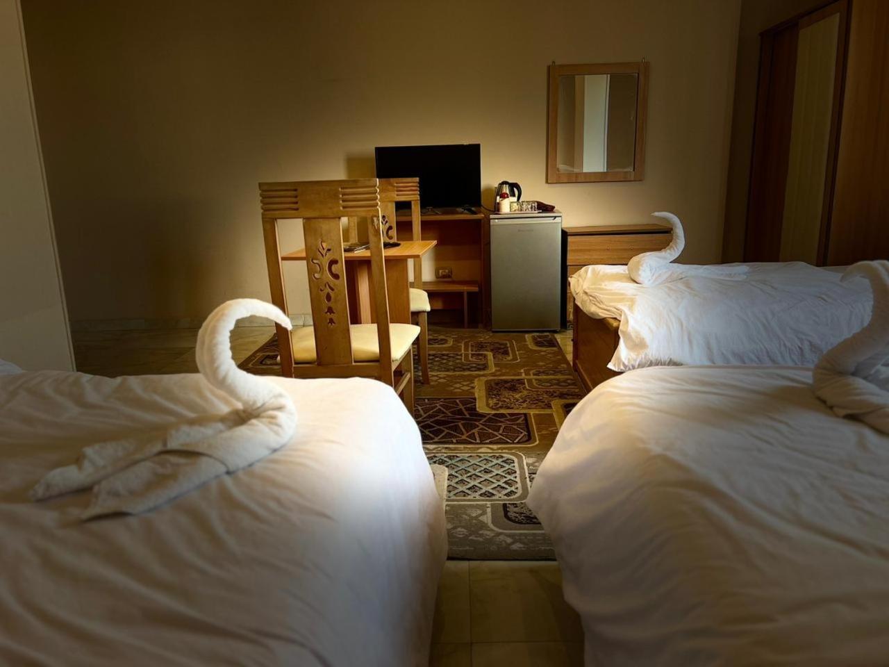 Grand Pyramid View Hotel Kafret el-Gabal Zewnętrze zdjęcie